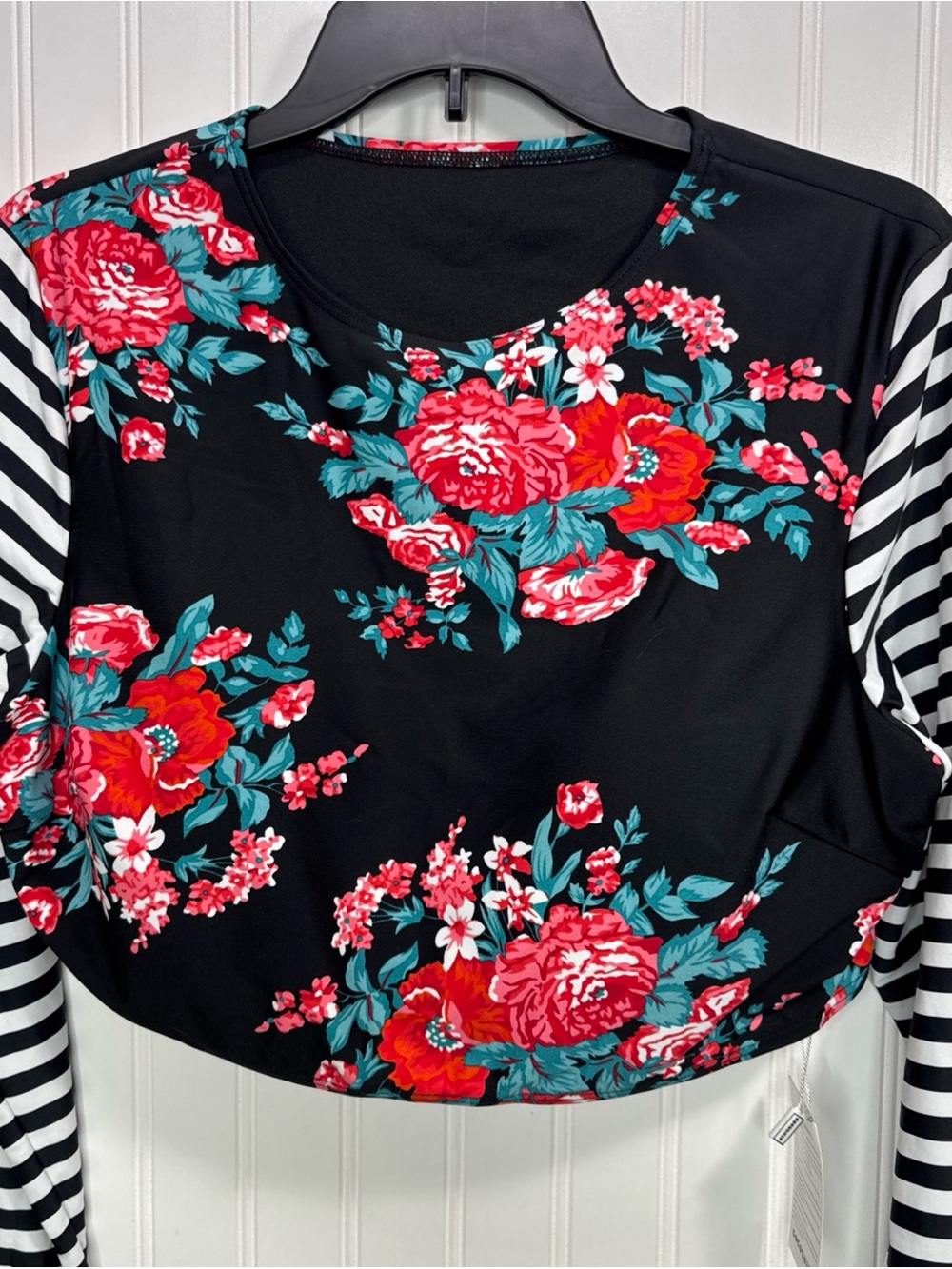 NEW CocoShip Cropped Swim Top Long Sleeves Size 16 Black Floral Stripes Tags